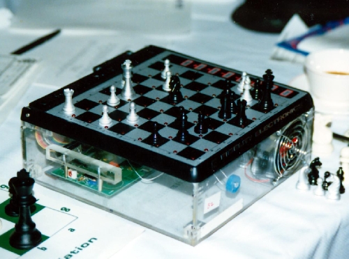 4-2_Fidelity_Chess_Machine_WCCC_Edmonton_1989_102645423_NEWBORN_lg