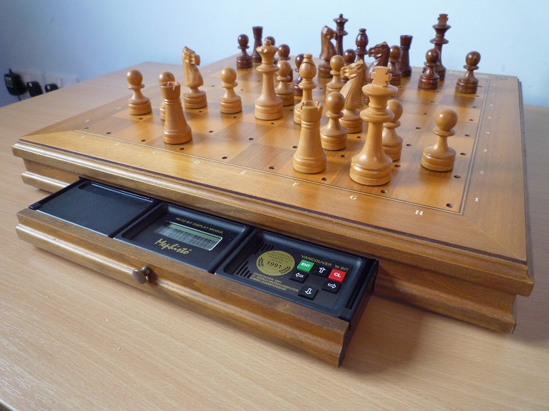 Saitek Mephisto Model CT07V Master Chess (2003) Electronic Chess